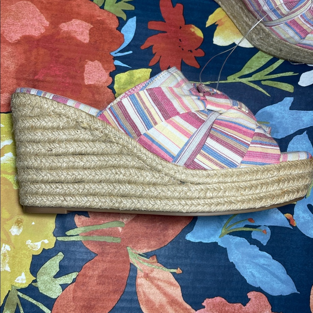Colorful Striped Wedge Sandals Size9